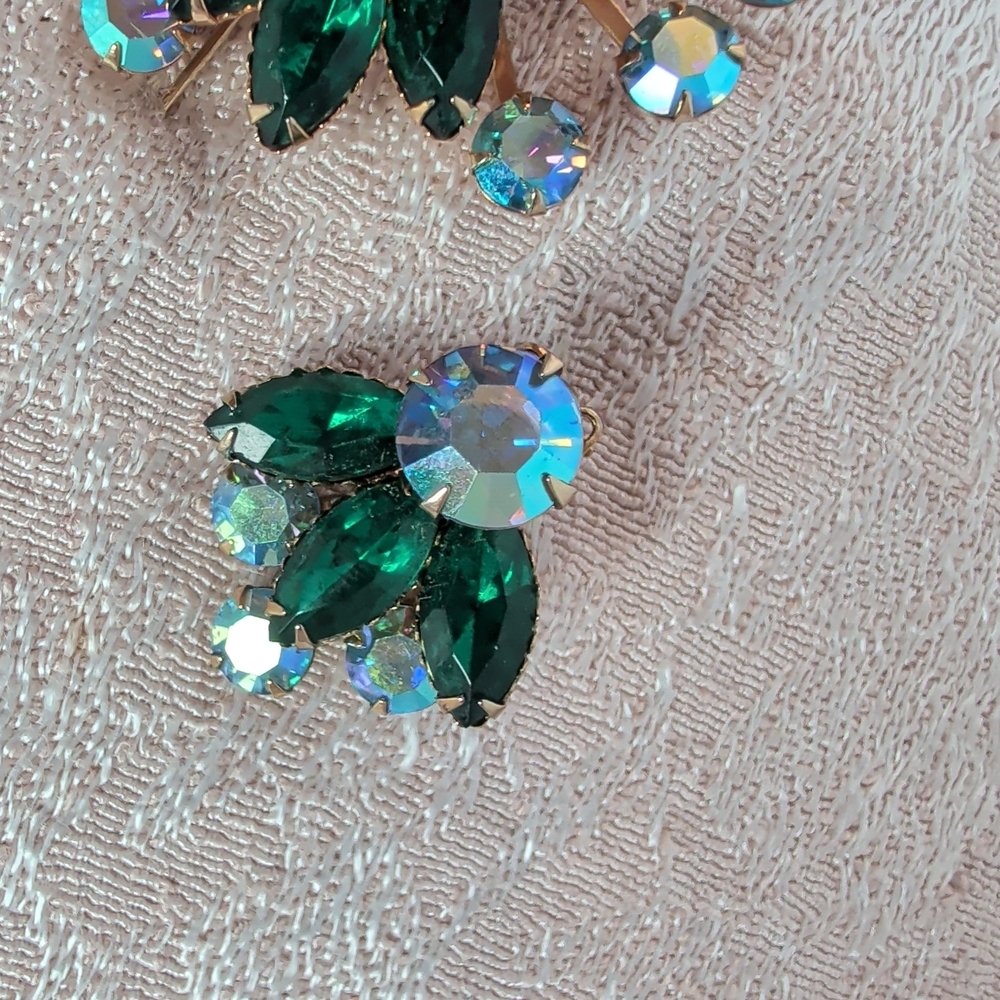 Elegant Green Crystal Brooch and Earring Set - Picture 5 of 9